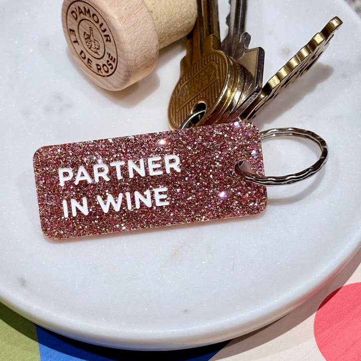 PARTNER IN WINE Nøglering med glimmer Mere kærlighed for engroshandel hos Plus de Love