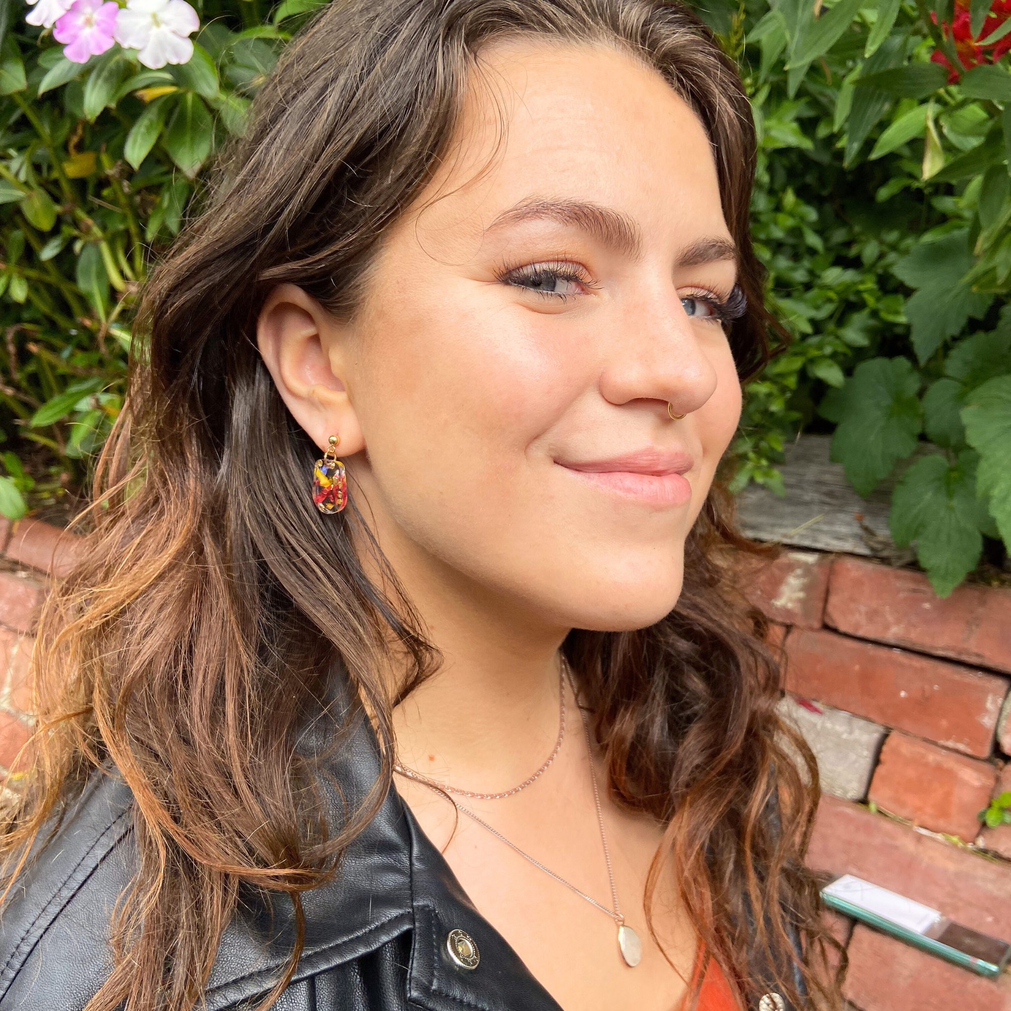 The Little Flower Handmade – wholesale Hängande örhängen – Blomma Vas Dinglar1