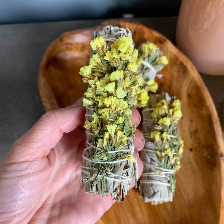 Sacred Sunday - Venta al por mayor Salvia - Varita difuminada de salvia blanca con flor amarilla