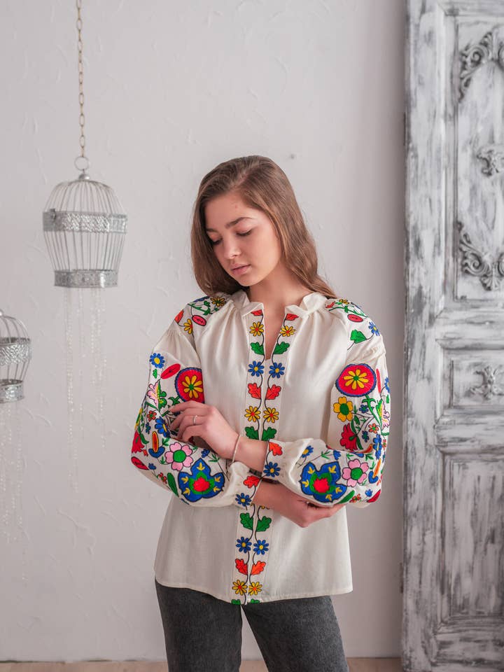 Blusa bordada colorida e leite Vesnanka por atacado de Galychanka