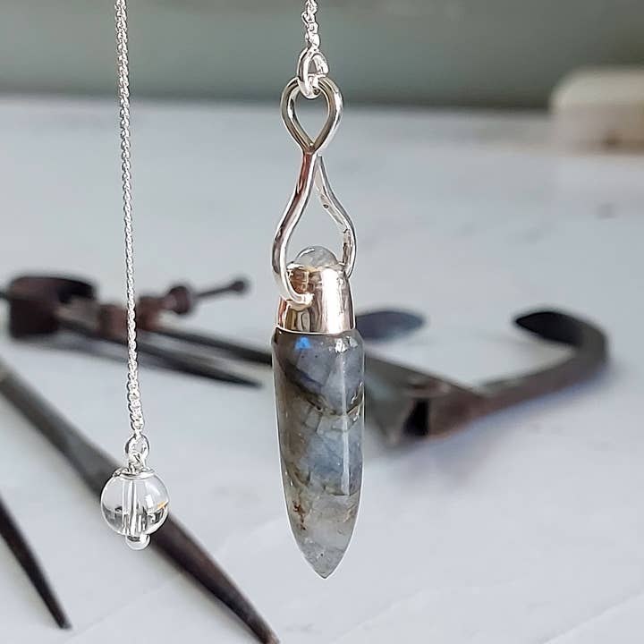 Crystal Earth Sterling - Wholesale Pendulum Board - Master Sterling Pendulum - Labradorite & Rainbow Mn1