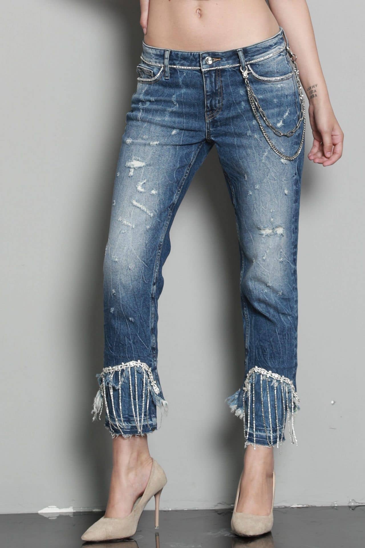 V UNIQUE M3 ZITA for wholesale on Faire