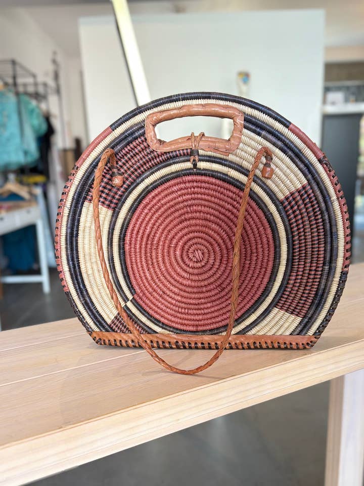 Stroh- und Leder-Rattan-Tasche für den Großhandel von Ne Ndoro