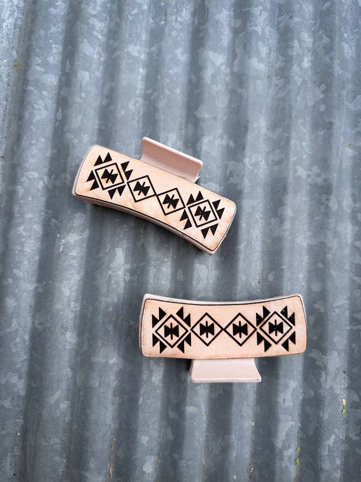 Azteca - Pinza de Piel Vegetal Tan para venta al por mayor de Diamond Horseshoe Trading Co