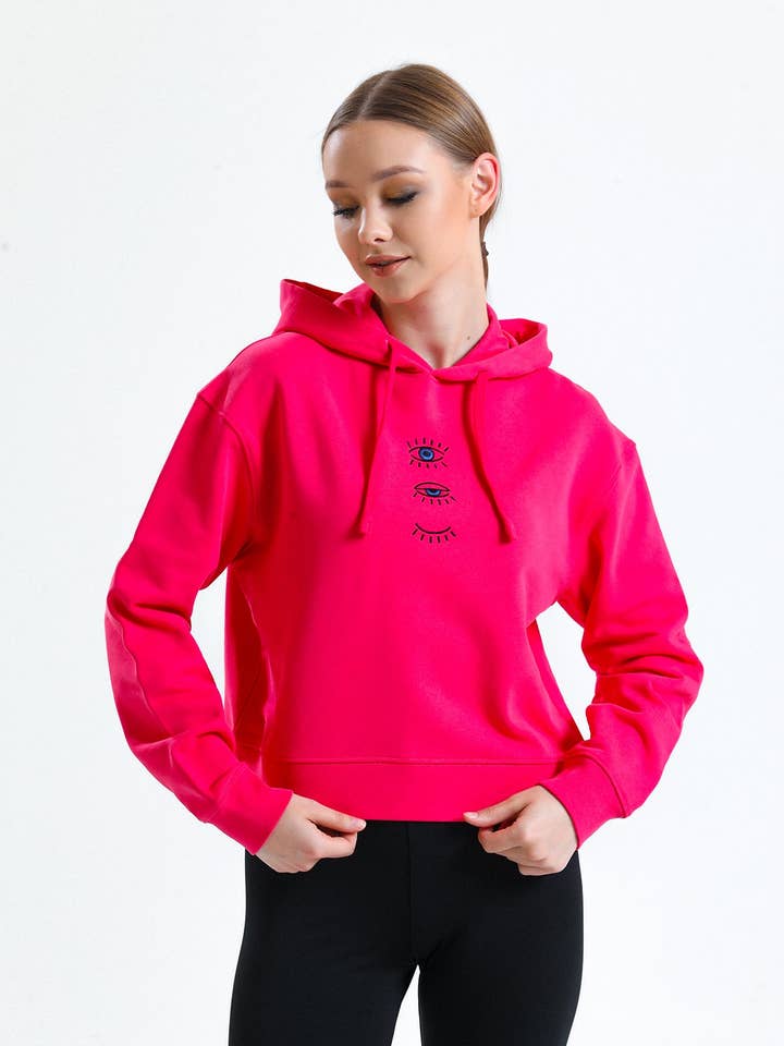 Sweat à capuche court fuchsia brodé Evil Eye pour femmes pour la vente par Alse Studio