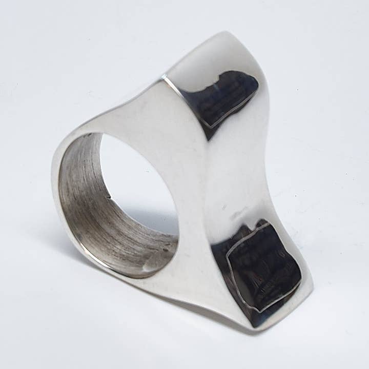 Thick Sterling Silver Wave Ring for wholesale by Renata Rubio 92.5