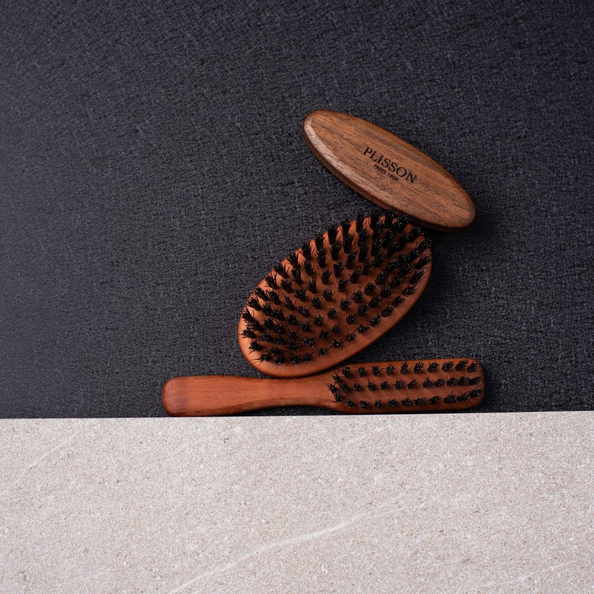 Plisson 1808 - Wholesale Beard Brush/Comb - Beard brush with handle2