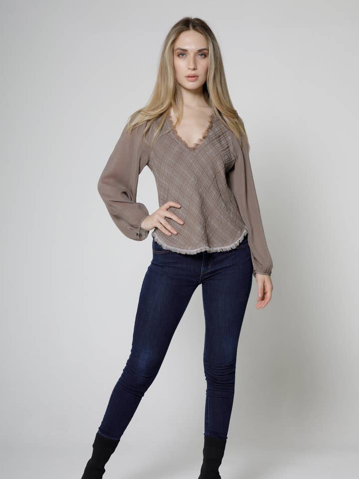 TOP DE FLORES DE MANGA LARGA para venta al por mayor de Maven West