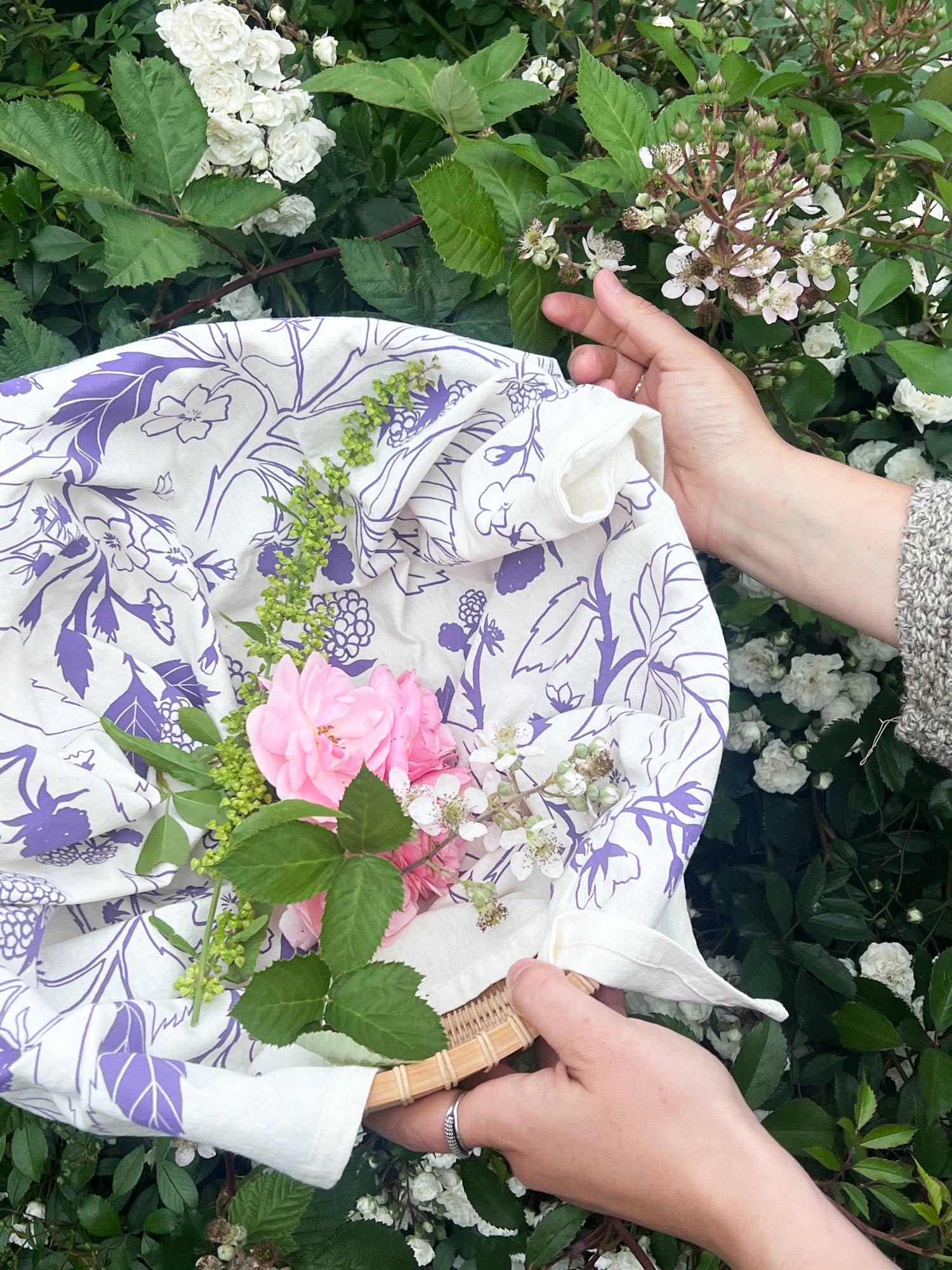 Elana Gabrielle - Wholesale Tea Towel - Berries Cotton Tea Towel - Garden-Inspired Kitchen Essential3