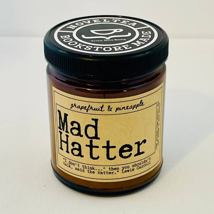 Mad Hatter - Bougie parfumée pamplemousse et ananas en pot pour la vente par NovelTea Bookstore & Gifts