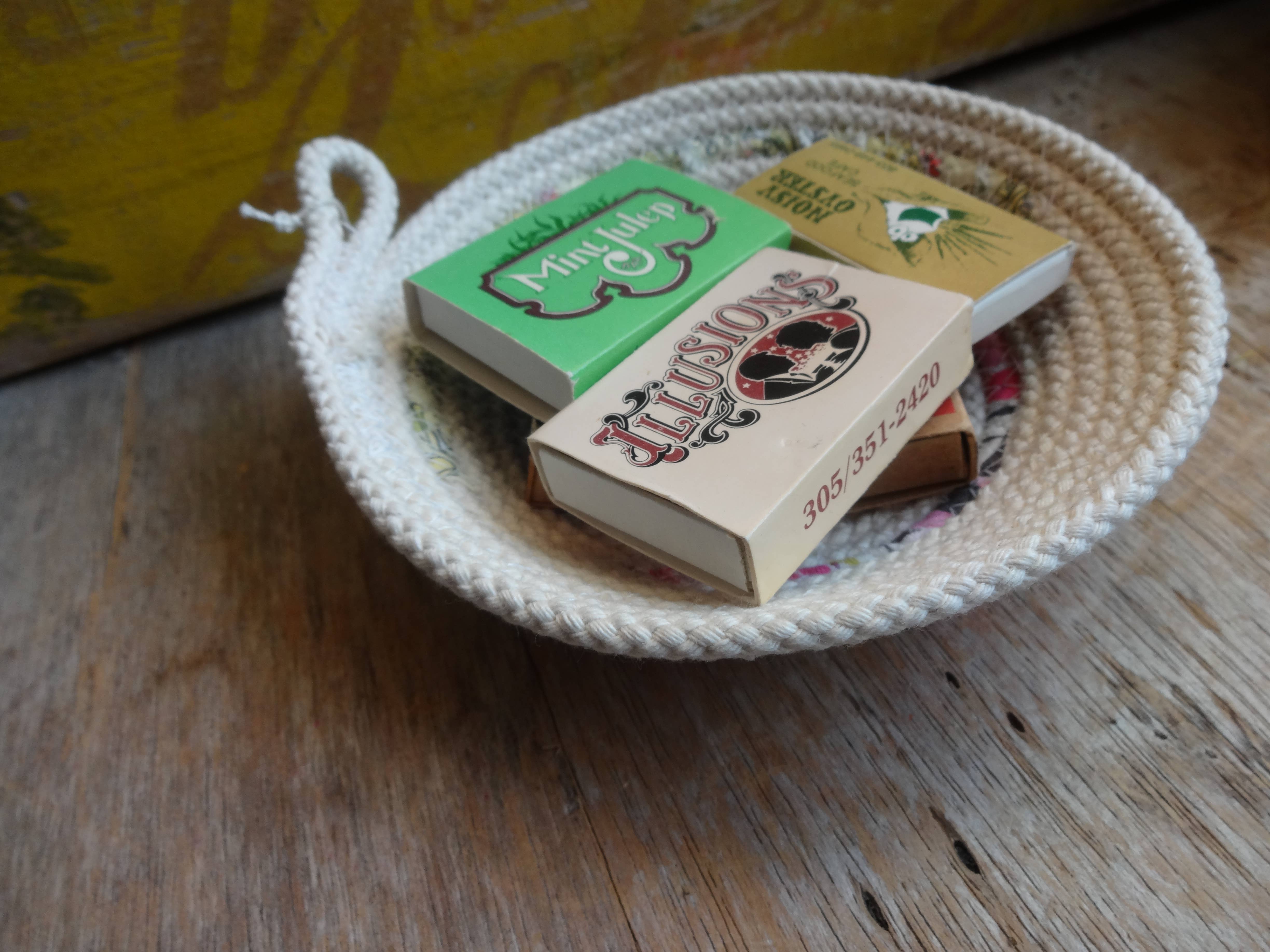 The Foxes Tail – wholesale Dekorativ tallrik/fat/skål – Tyg Wrapped Cotton Rope Bowl: Stor22