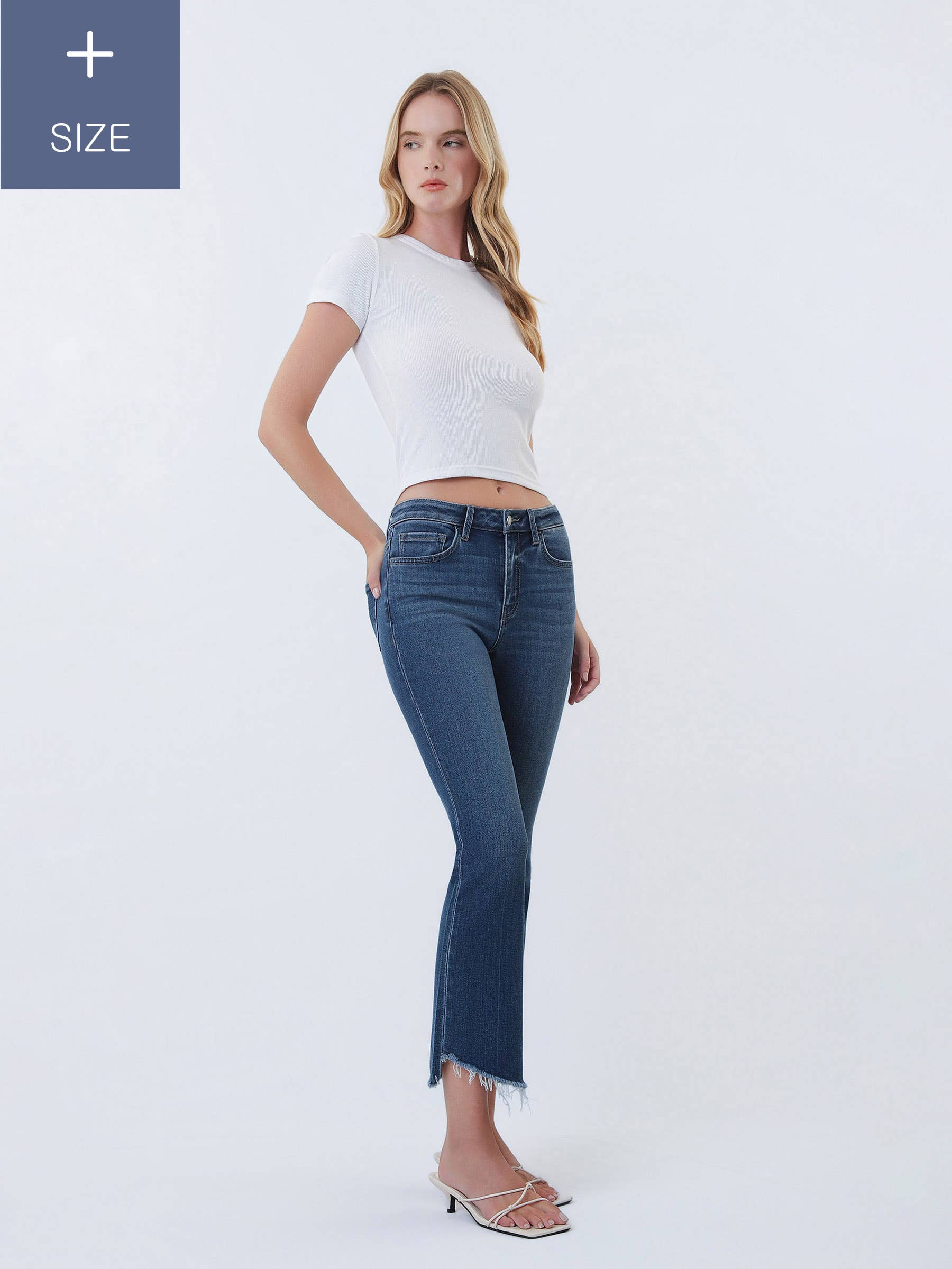 INSPIRADOR JEANS KICK FLARE DE TALLE ALTO CON DOBLADILLO ESCALONADO SIN PROCESAR DE TALLA GRANDE T5958-P de venta al por mayor en Faire7