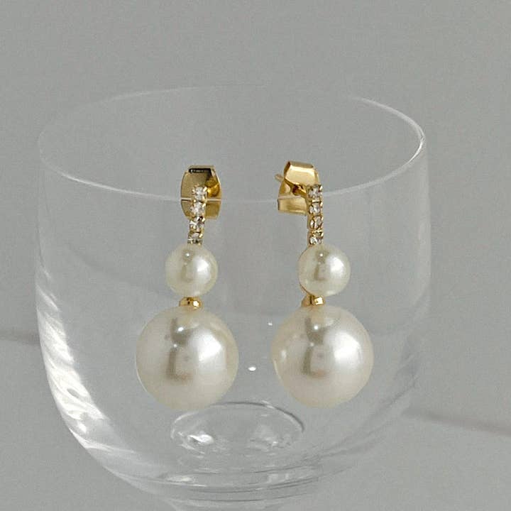 MOND HAUS - Wholesale Dangle Earrings - Dido Earrings | Double Pearl Ball Modern Design Stud2