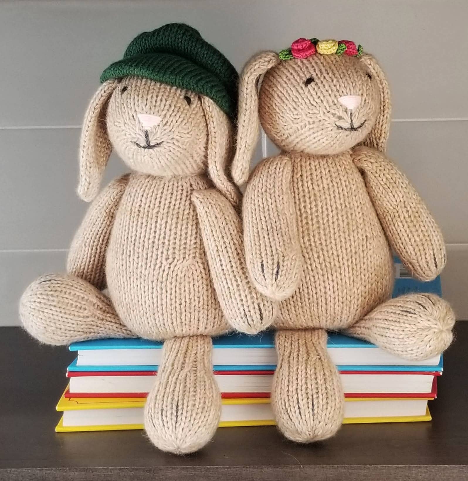 Melange Collection - Vente Peluche – enfant et bébé - Lapin Gavroche Tricoté à la Main - Jouet en Peluche Équitable1