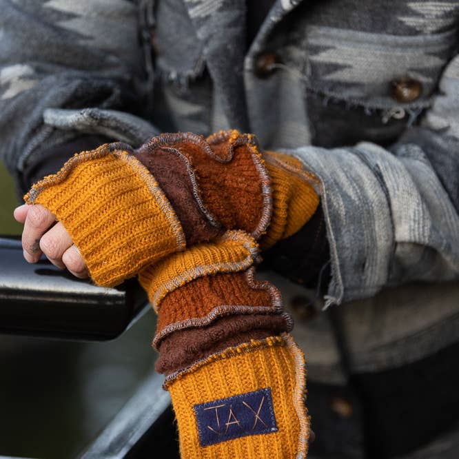 Jax Upcycled – wholesale Gloves – Unisex – Upcycled Unisex Fingerless Gloves Fall leaves9