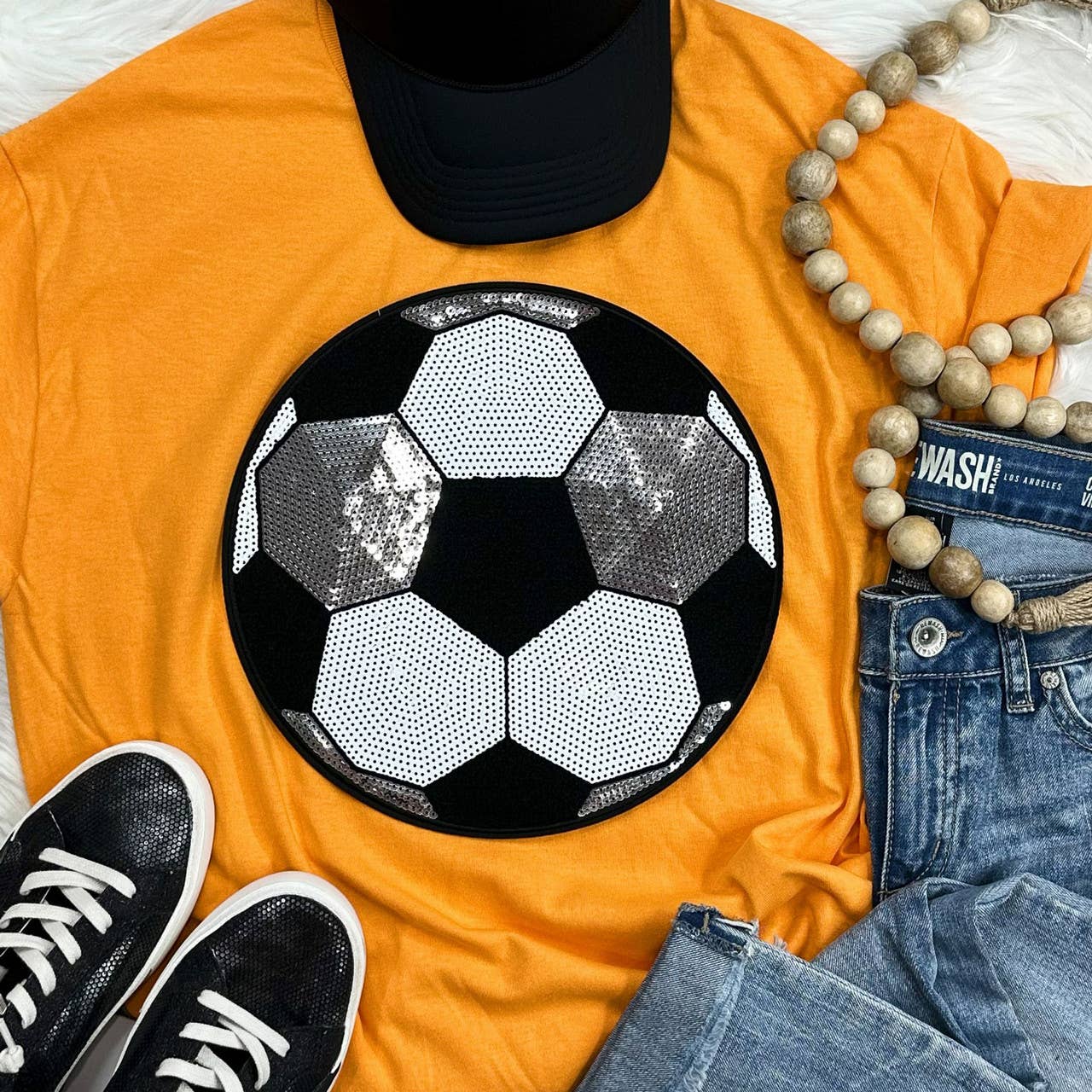 Trendy Tee Co. – T-shirt gráfica - Unissexo por atacado – Lantejoula Chenille Patch Tee Quotidiano11