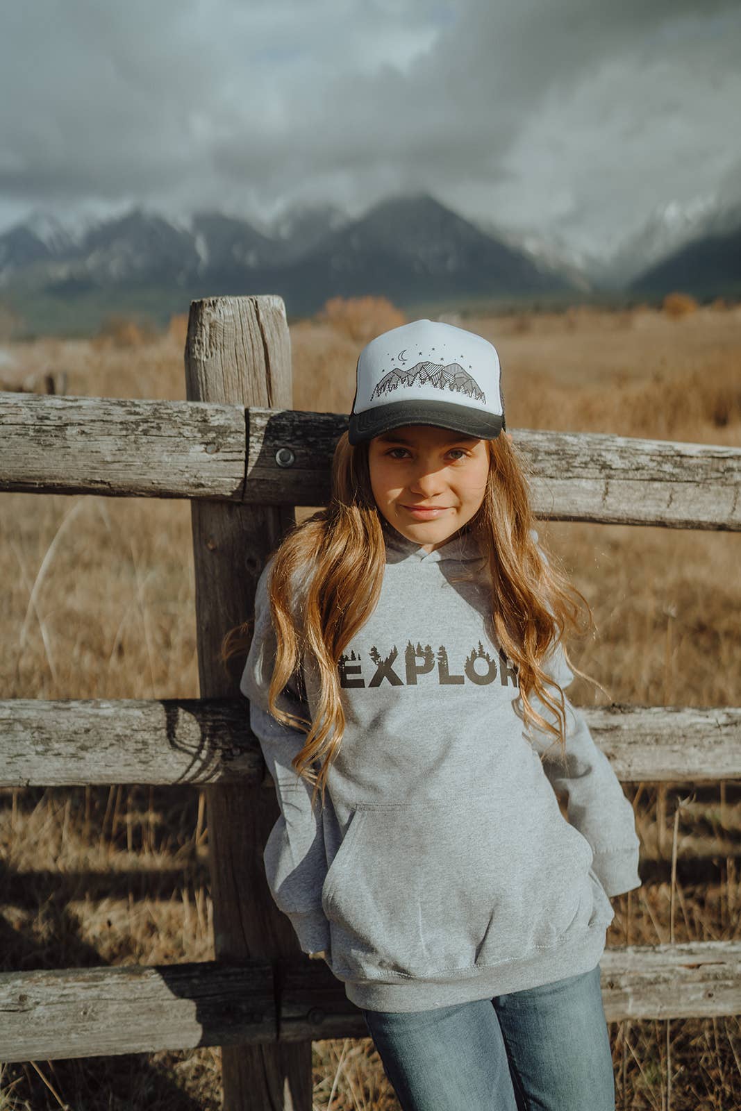 Made of Mountains - Wholesale Kids Hat - Kids - Night Sky Kid Trucker Hat: White/Black 1