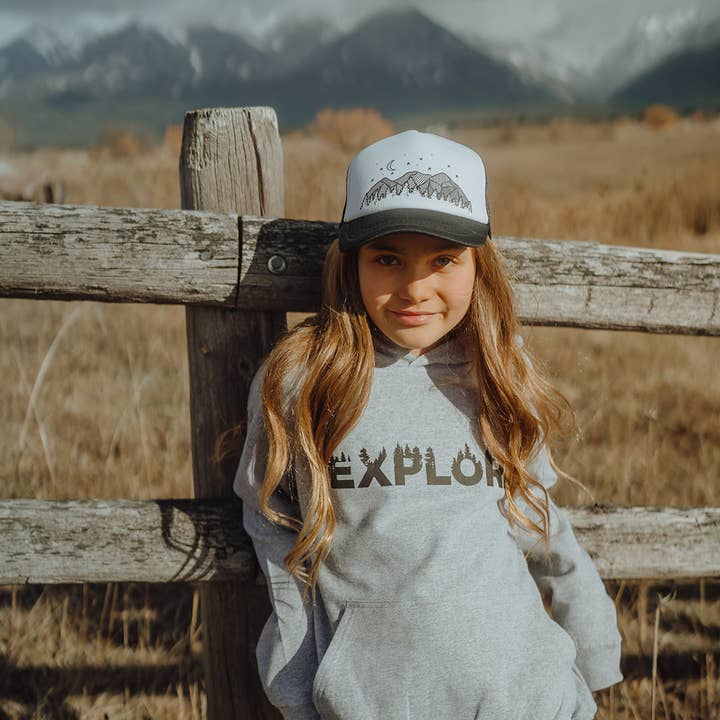 Made of Mountains – wholesale Kids hat – Kids – Night Sky Kid Trucker Hat: White/Black 1