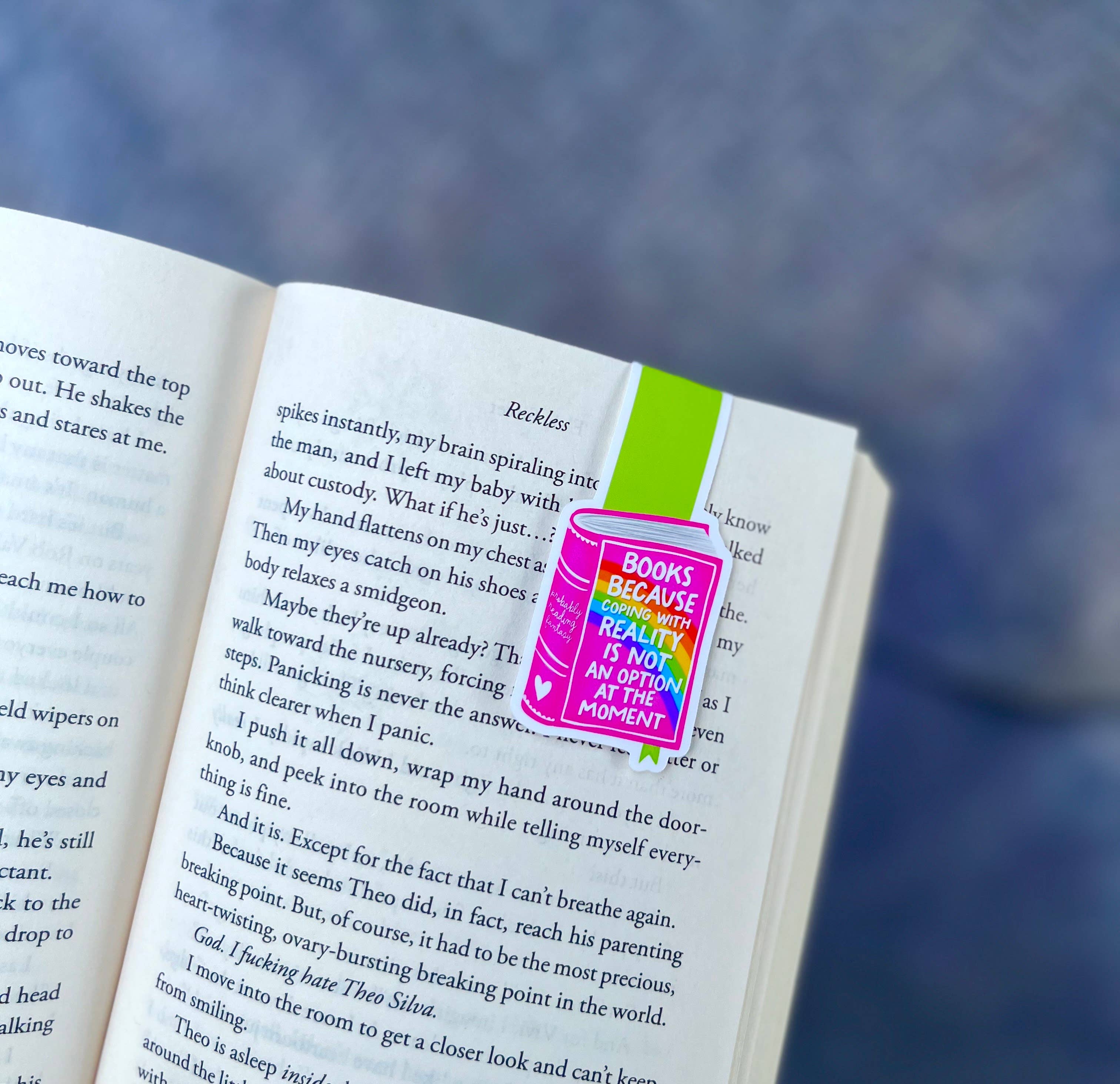 Literari Goods, Co | Book Themed Candles + Gifts – wholesale Bokmärke – Magnetiskt bokmärke - Att hantera verkligheten är inget alternativ0