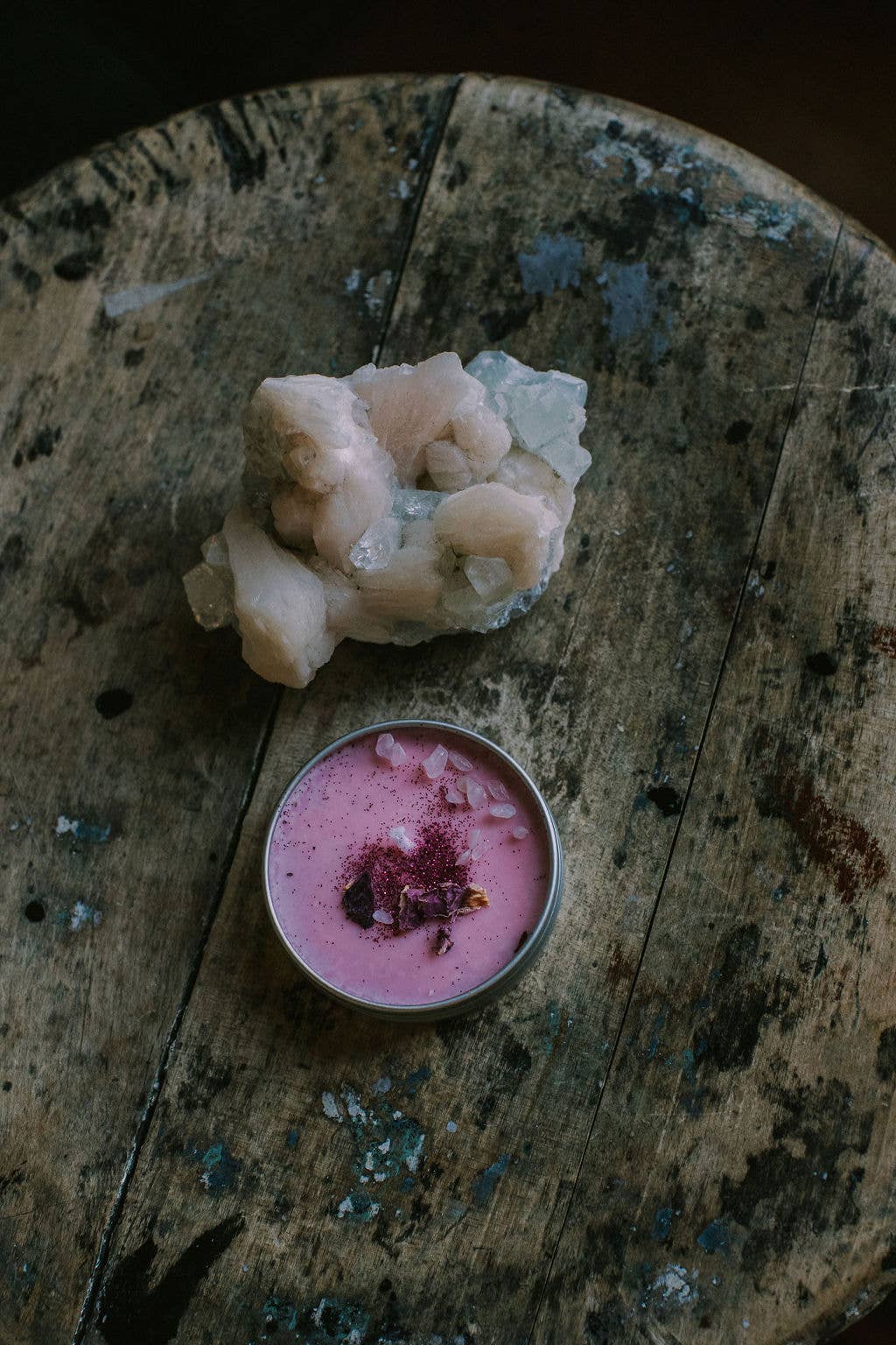 Midnight Raven Studios - Venta al por mayor Vela aromática de viaje - Vela de hojalata Love Witch, vela hechizada, rosa de sándalo4