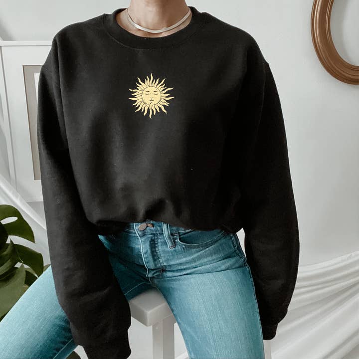 Celestial Yellow Sun Kleine Print Hippie Womens Graphic voor wholesale door Rising Tide Vintage