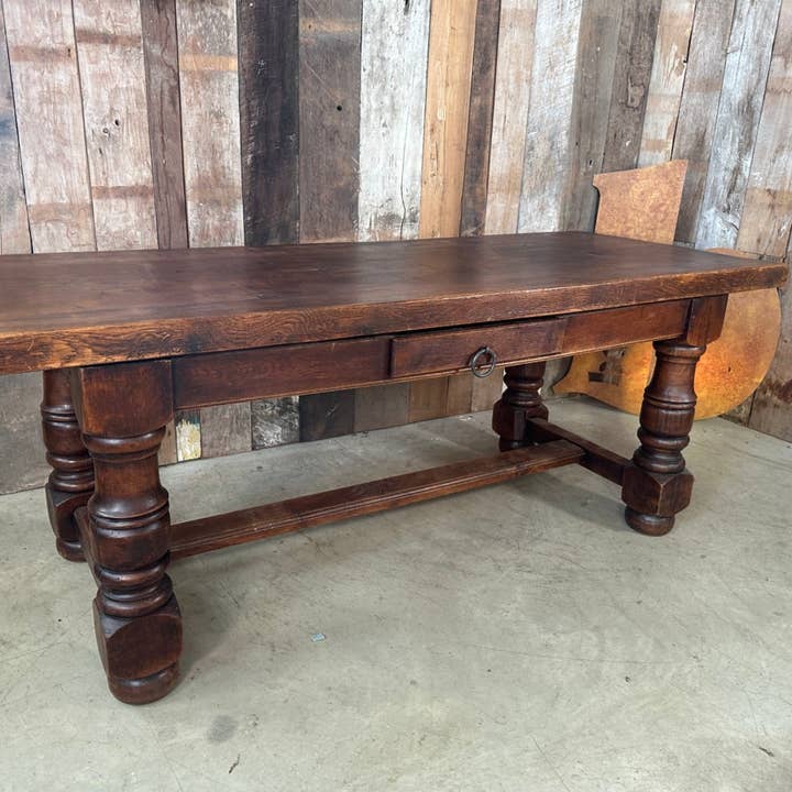 Antico tavolo da pranzo in rovere francese. L200 per la vendita all'ingrosso da parte di belvoir