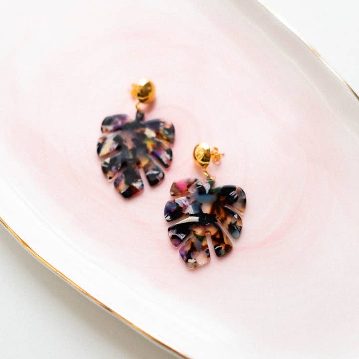 Finds Design – wholesale Hängande örhängen – Konfetti Monstera Droppar