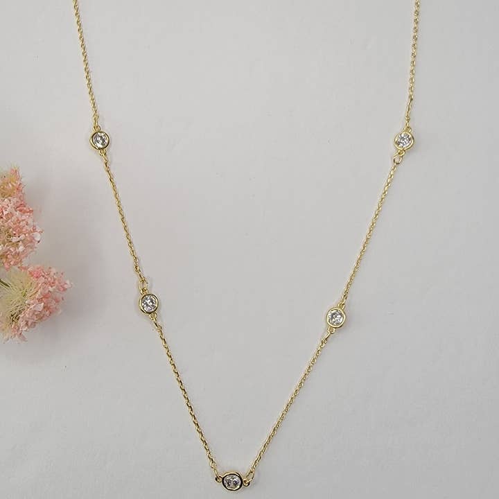 BETTYOH INC - Wholesale Pendant/Charm Necklace - CHAIN LINK WITH CUBIC STONES NECKLACE.