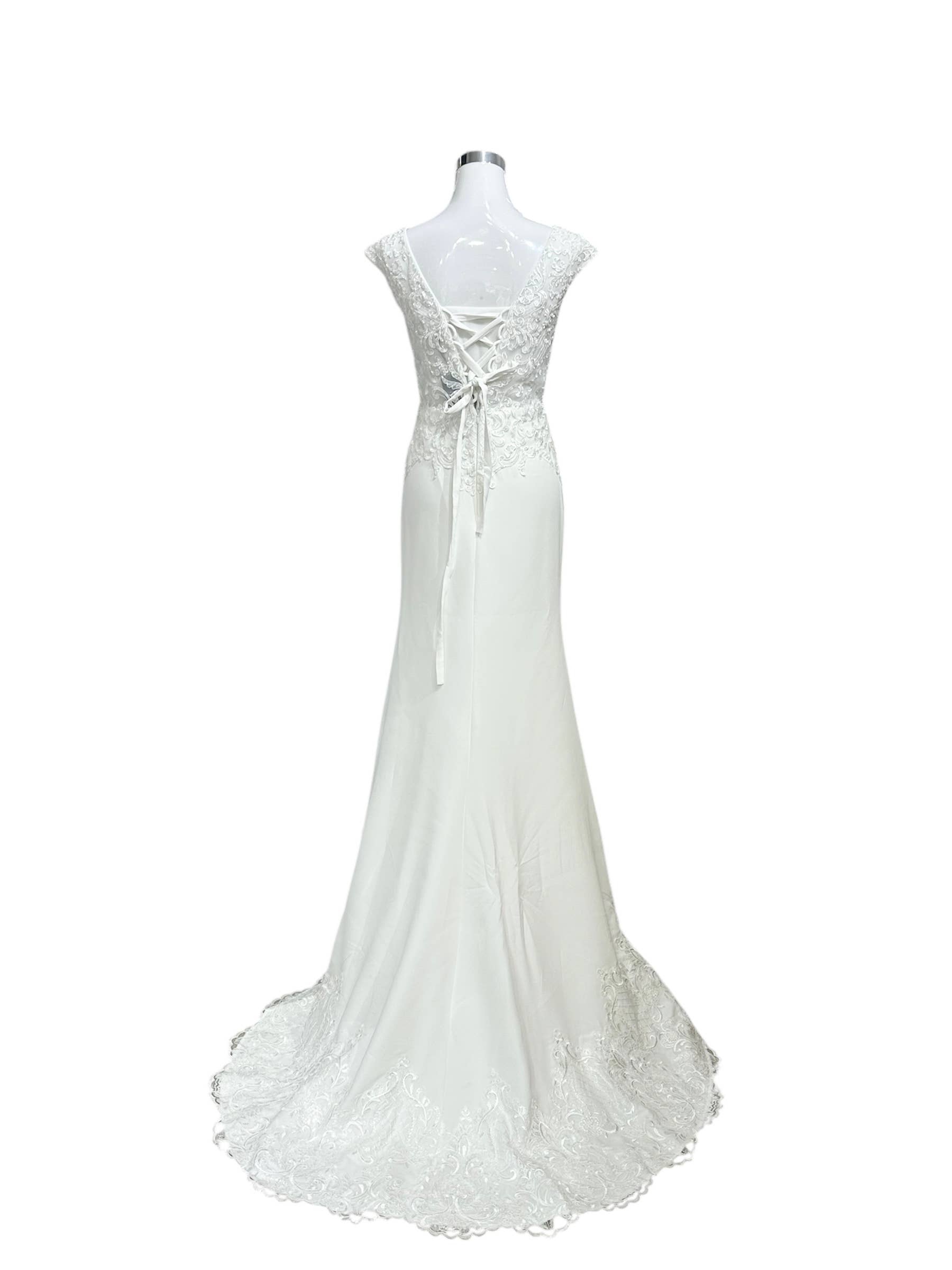 Les Voiliers – Engroshandel Aftenkjole - Dame – Elfenbensfarvet havfrue-brudekjole med forhøjet broderi1