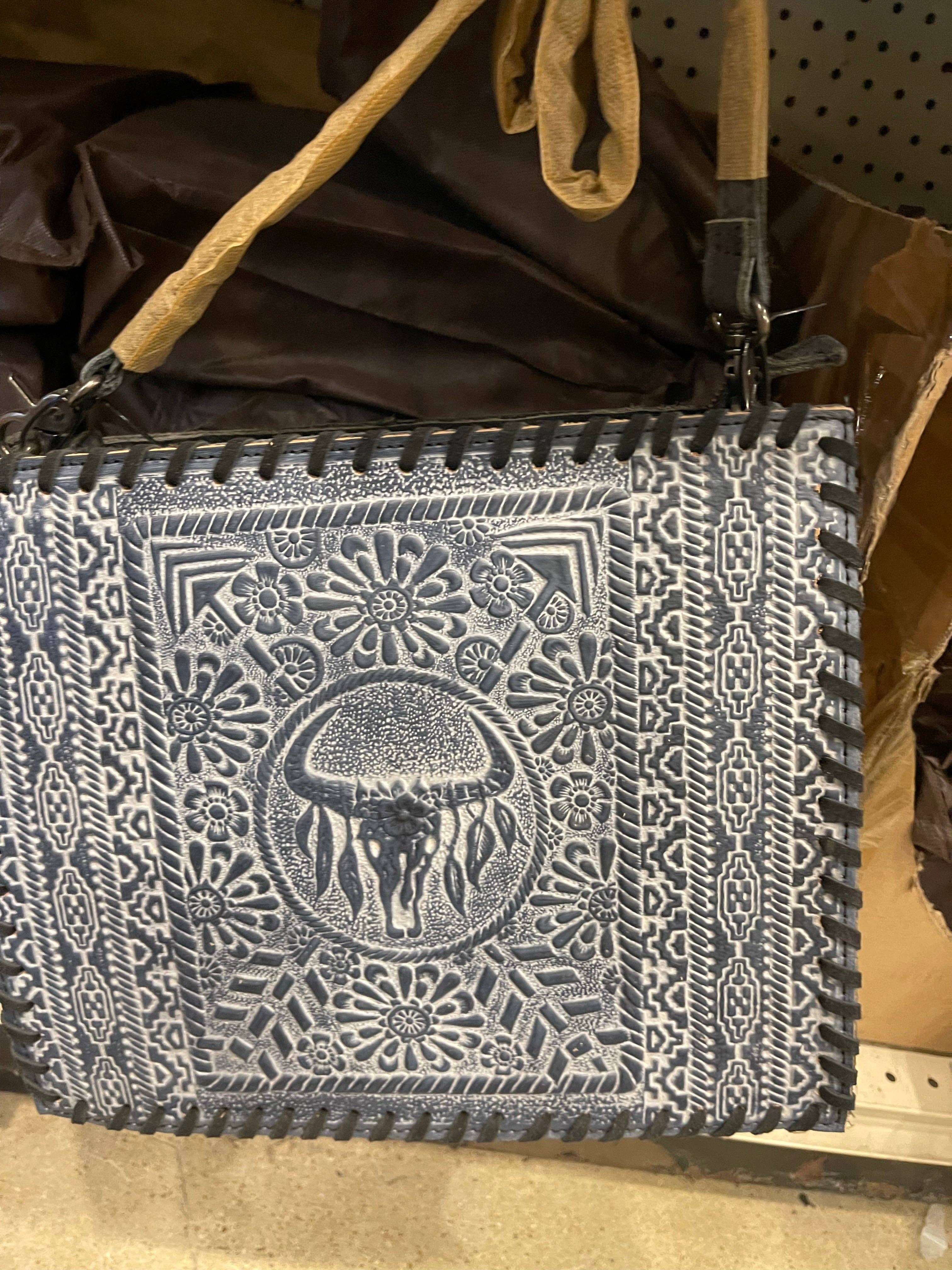 Broads Market - Wholesale Crossbody Bag - Women's - Tooled Cowskull Chain Purse2