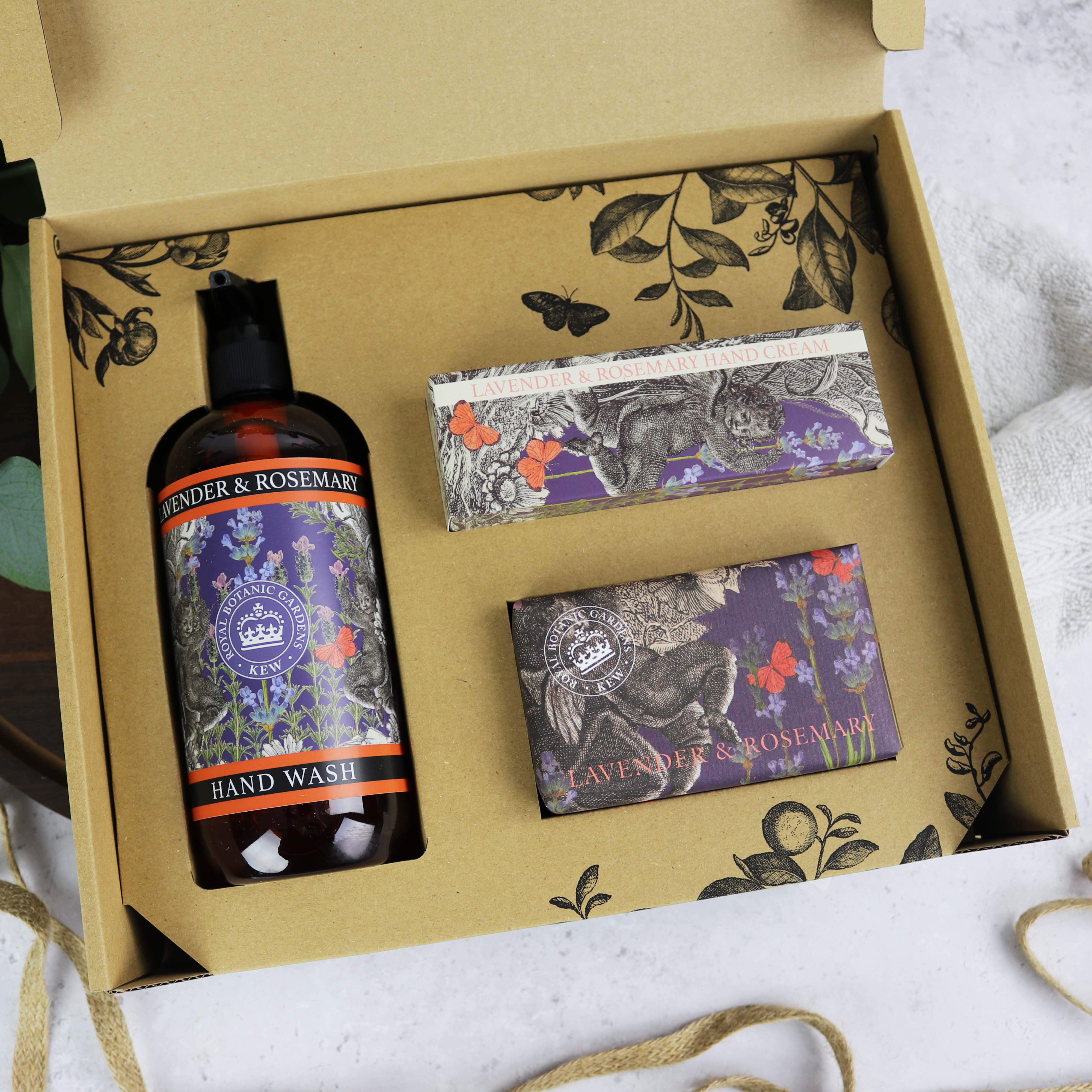 The English Soap Company – wholesale Bath & body set – Kew Gardens Lavender & Rosemary Essential Gift Box2