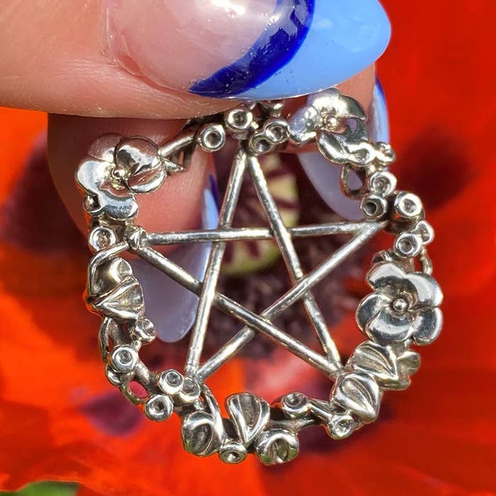 Zeppo Merchandisers Inc - Wholesale Individual Charm/Pendant - Sterling Silver Flower Pentacle- Large Pendant2
