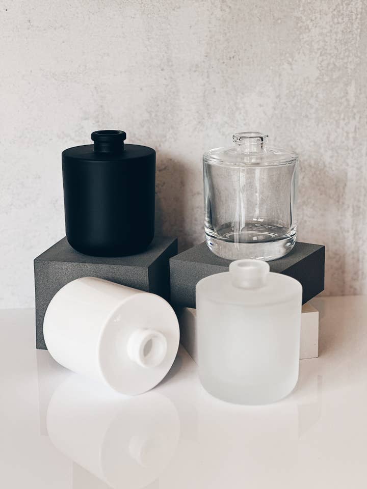 en mer | minimalist reed diffuser vessel for wholesale by en mer, co