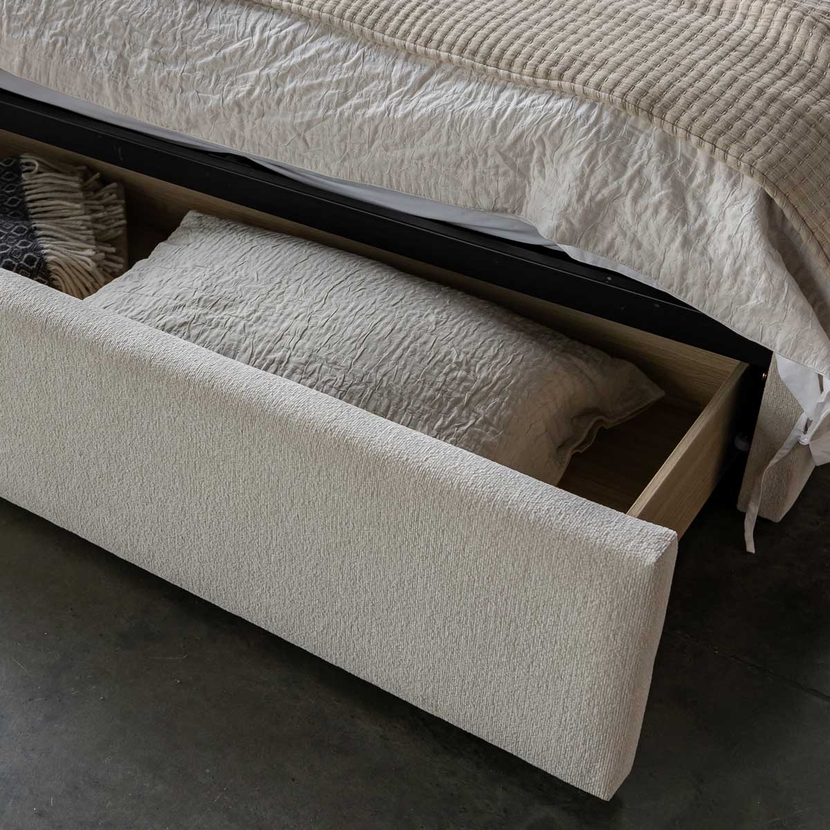 Style In Form - Wholesale Bed - Lourdes King Storage Drawer Bed - Cream5