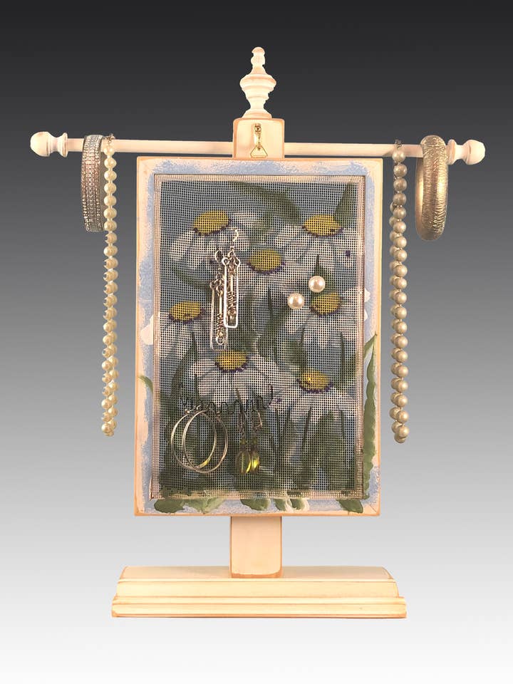 Porte-Boucle d'oreille classique - Marguerites pour la vente par Earring Holder Gallery