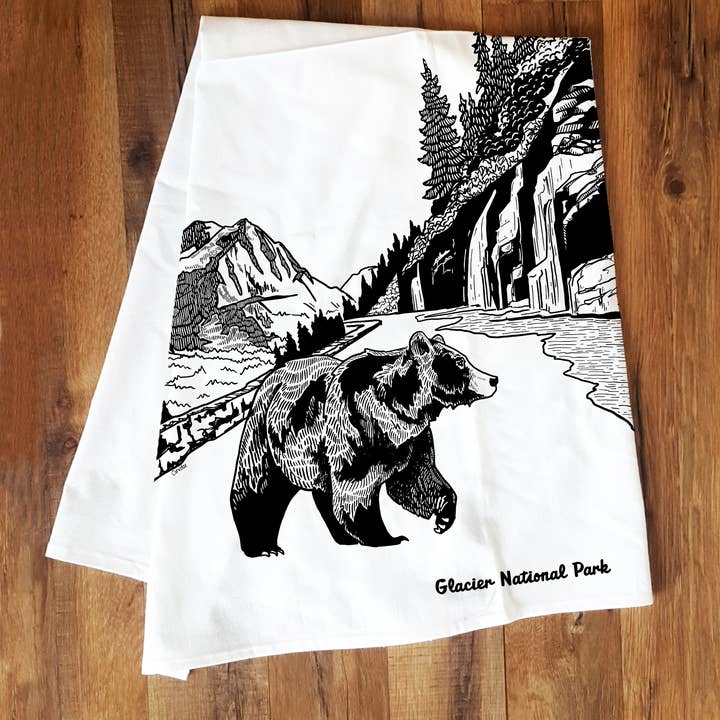 Weeping Wall Grizzly Keuken Theedoek - Glacier Park voor wholesale door Corvidae drawings & designs