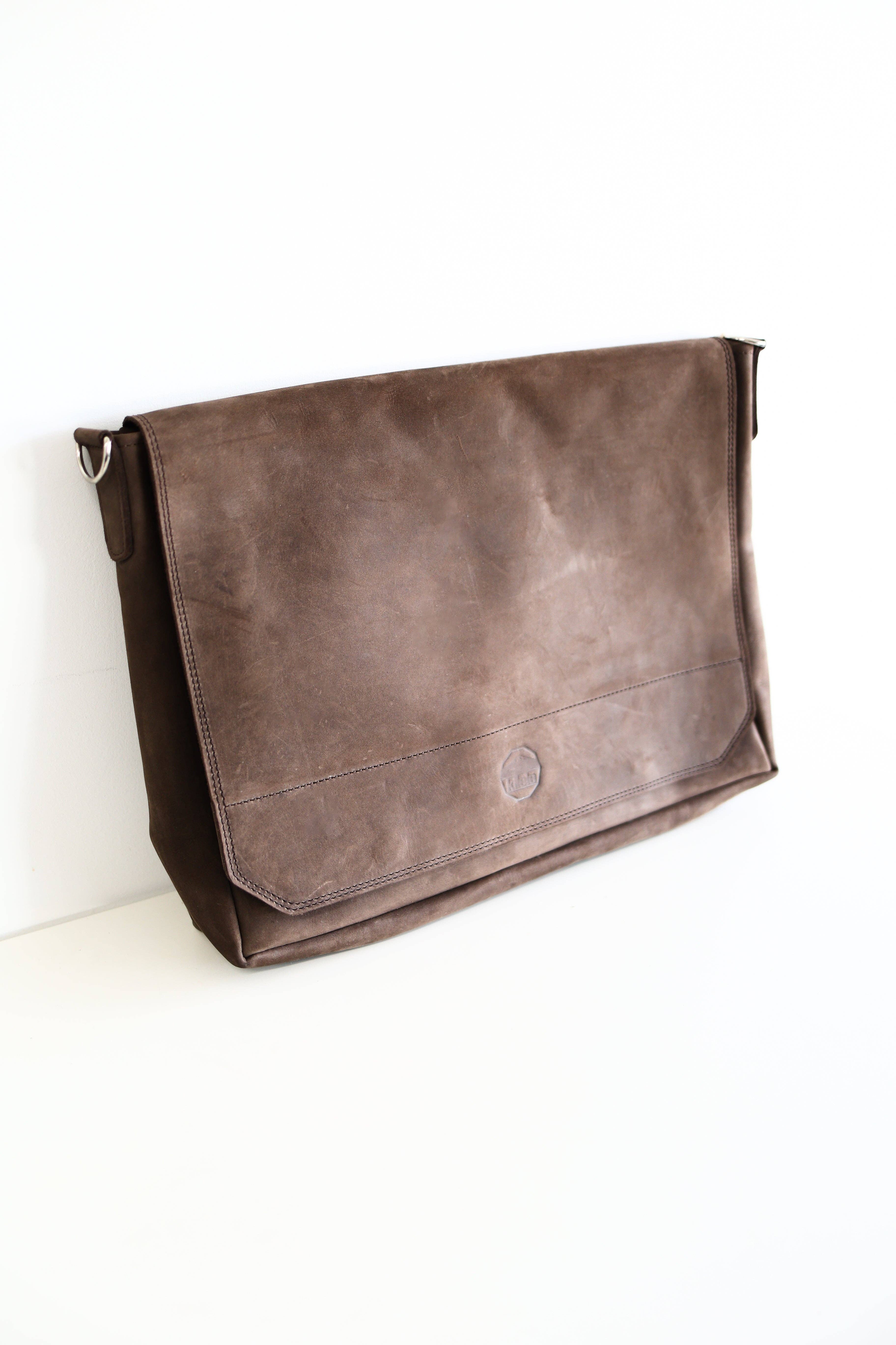 Kilele Gear  |  Rugged Leather Goods – wholesale Kurirväska – Unisex – "Wayne" Messenger-väska - Herrläder Laptopväska Western Leather10
