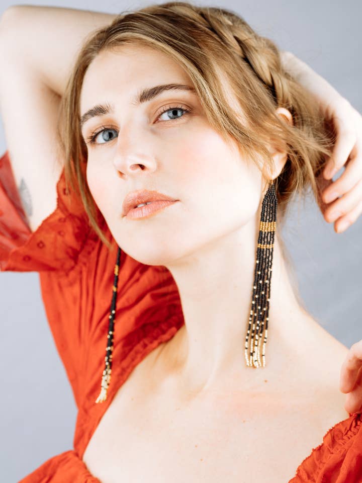 Miel en noir pour la vente par Weave Gold