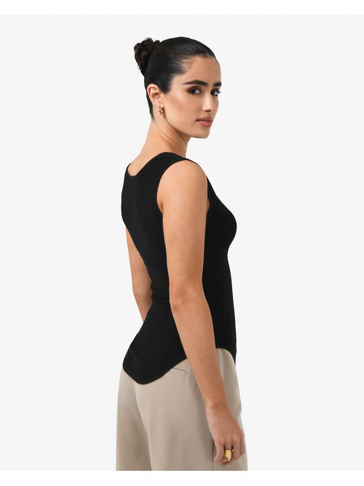 Forcast - Wholesale Tank top – Women′s - Forcast Women's Noemi Split Neck Tank3