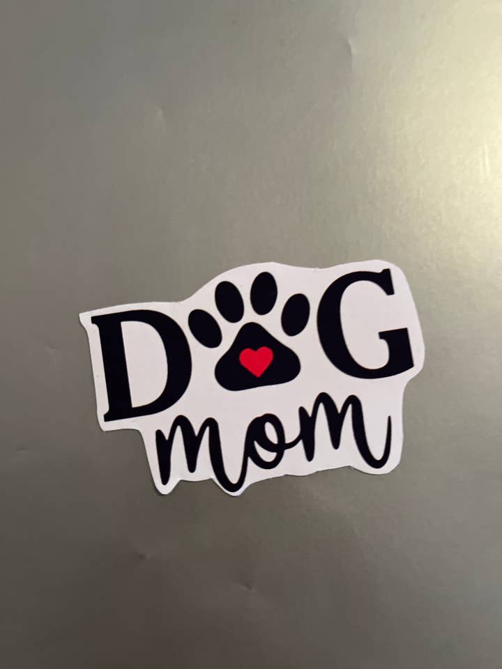 Magnet Dog Mom for wholesale by Noisy Nosy