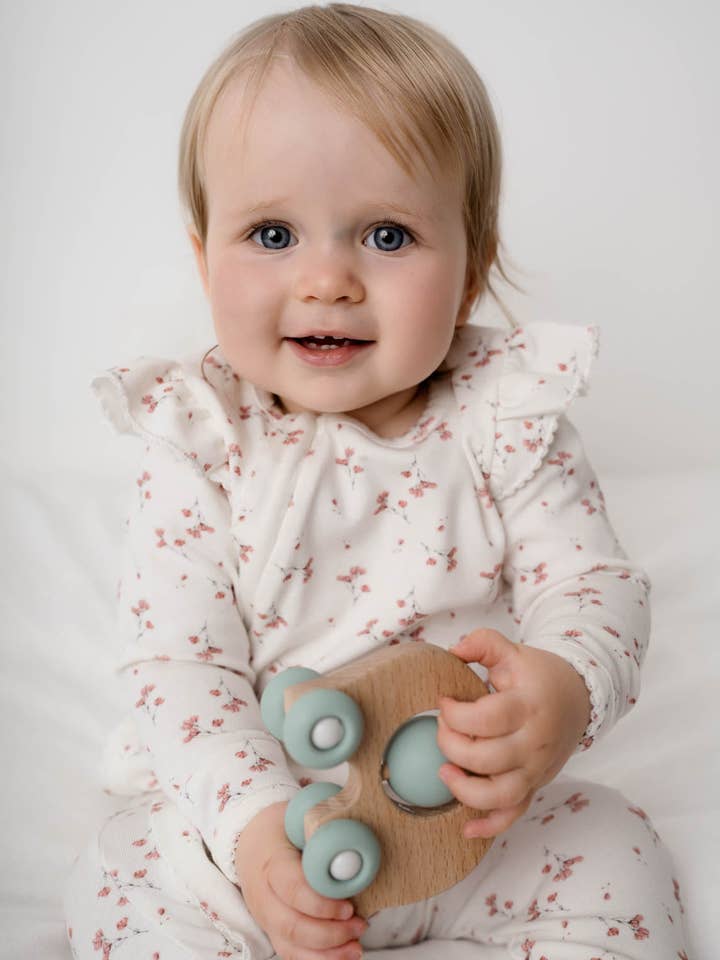 Ollie com Folhos Macacão Floral por atacado de RAI & CO