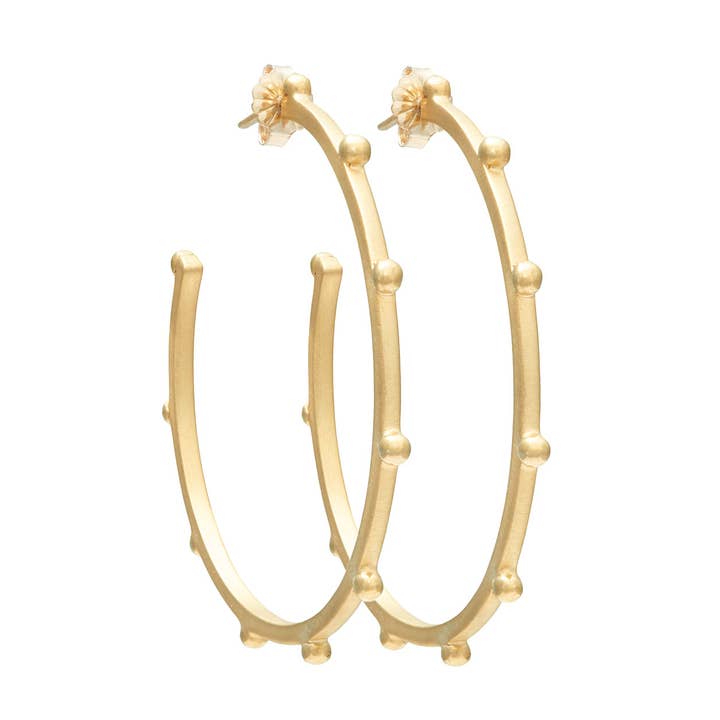 Lluvia Medium Hoop en laiton recyclé et 14k pour la vente par Cornelia Lively