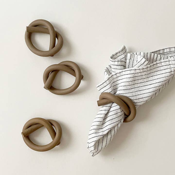 Sunday Studio - Wholesale Napkin Ring - Handmade Ceramic Knot Napkin Rings Set/ 4 - Brownstone
