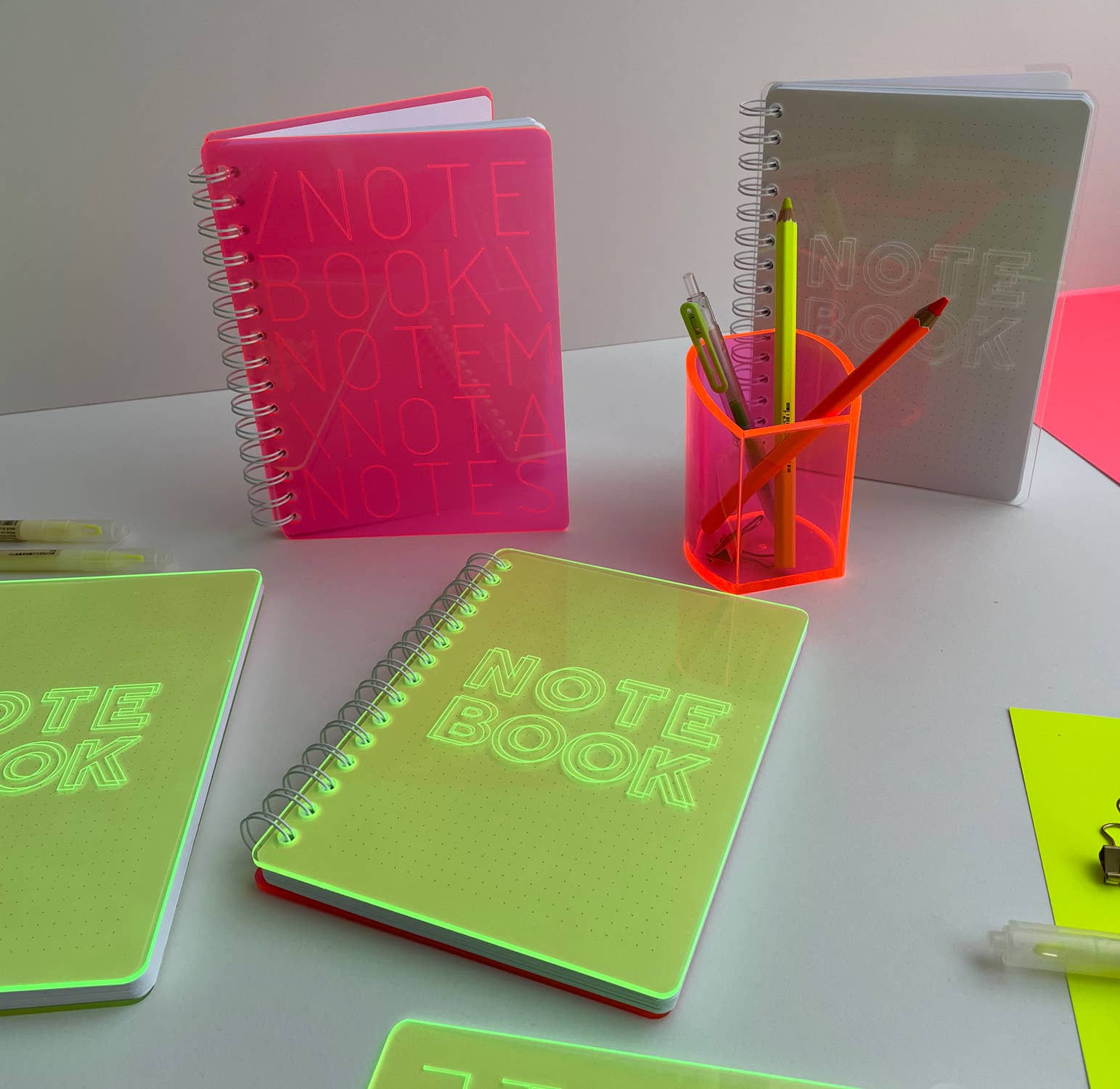 MAKE 2D - Vente Cahiers - Cahier acrylique avec couverture transparente ou néon7