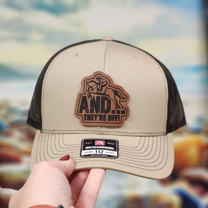 Gorra con parche de cuero caqui de carreras de caballos del Derby de Kentucky para venta al por mayor de Knot Creatives