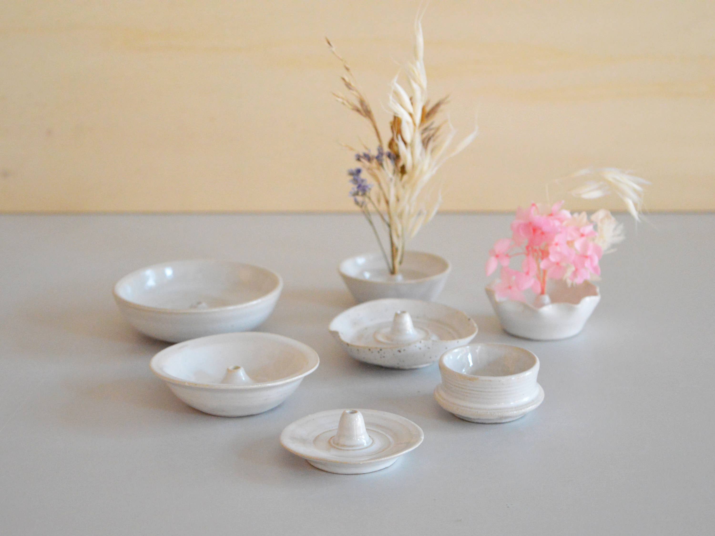 Karolina Bednorz Ceramics - Vente Porte-encens - Porte-encens en céramique NUDE artisanal d’Italie, formes uniques8