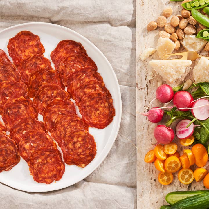 Charlito's Cocina – Engroshandel Salami – Salami Picante - Langtidsmodnet krydret salami med cognac, forskåret3