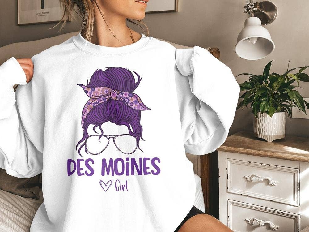 PositiveParty - Wholesale Screen Printed T-Shirt - Women's - Des Moines Girl Shirt, Born In Des Moines Gift2