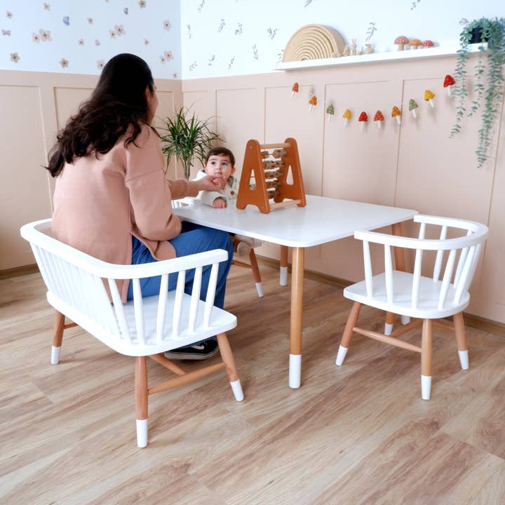 Mesa de Madera para Niños, Silla Windsor para Niños y Banco Windsor para Niños y Niños Pequeños - Personalizable para venta al por mayor de Kids Wood Store U.S. / EU.