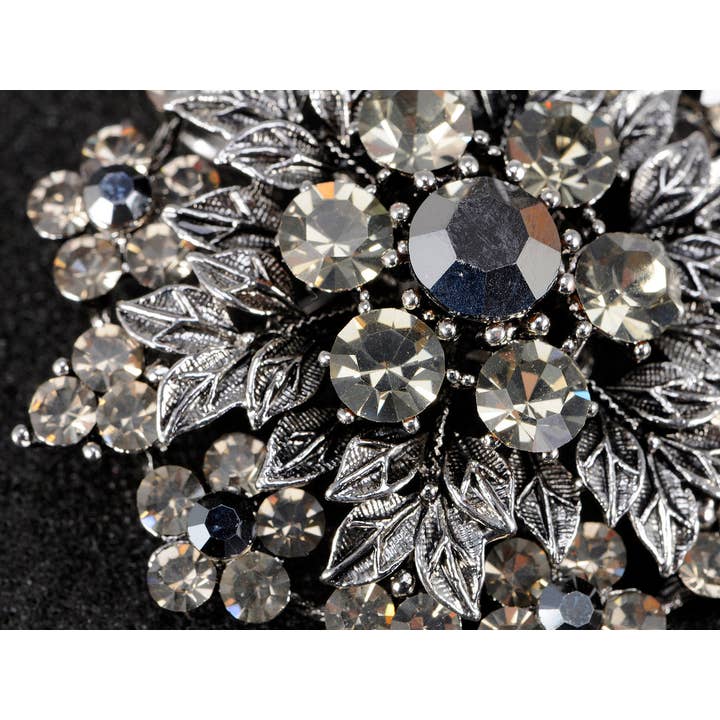 AK Brand – Großhandel Broschen – Gun Grey Floral Leaf Schneeflocke Kranz Wappen Brosche Pin3